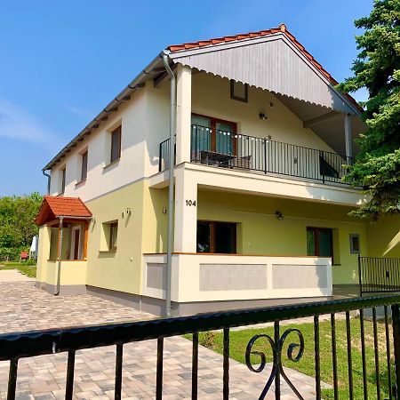 Balatonalmádi Pine&Chill2 Apartments מראה חיצוני תמונה